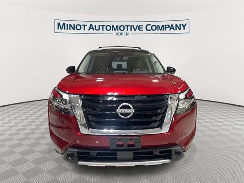Used 2023 Nissan Pathfinder Platinum AWD/4WD image 3