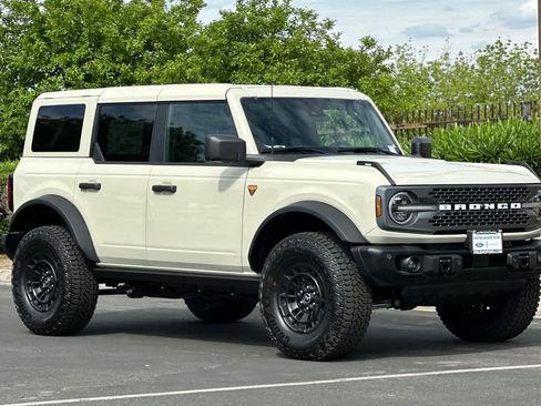 New 2026 Ford Bronco Badlands image 10