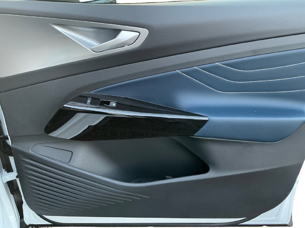 New 2026 Volkswagen ID.4 Pro S Plus AWD/4WD image 16