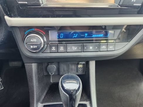Used 2014 Toyota Corolla LE FWD image 18