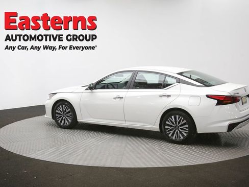 Used 2025 Nissan Altima 2.5 SV FWD image 62
