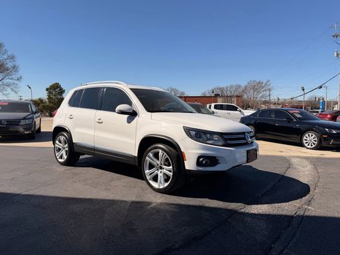 Used 2013 Volkswagen Tiguan S image 8