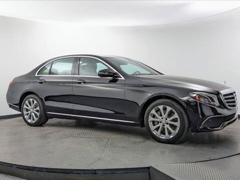 Used 2017 Mercedes-Benz E 300 image 11