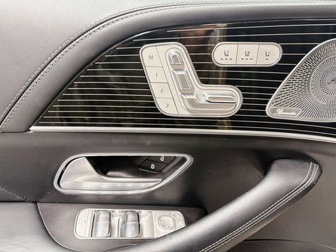 Used 2023 Mercedes-Benz Maybach GLS 600 4MATIC image 6