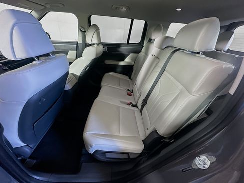 Used 2025 Hyundai Santa Fe SEL AWD/4WD image 27