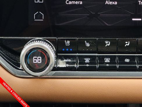 Used 2024 GMC Canyon AT4 w/ AT4 Premium Package image 12