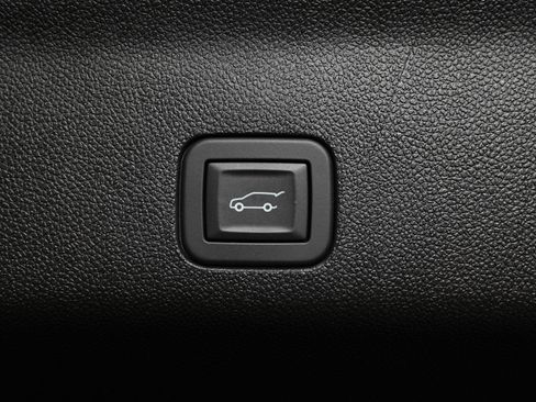 Used 2026 GMC Yukon Denali w/ Denali Reserve Package AWD/4WD image 14