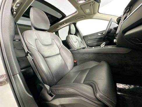 Used 2022 Volvo XC60 B6 Inscription w/ Advanced Package image 27