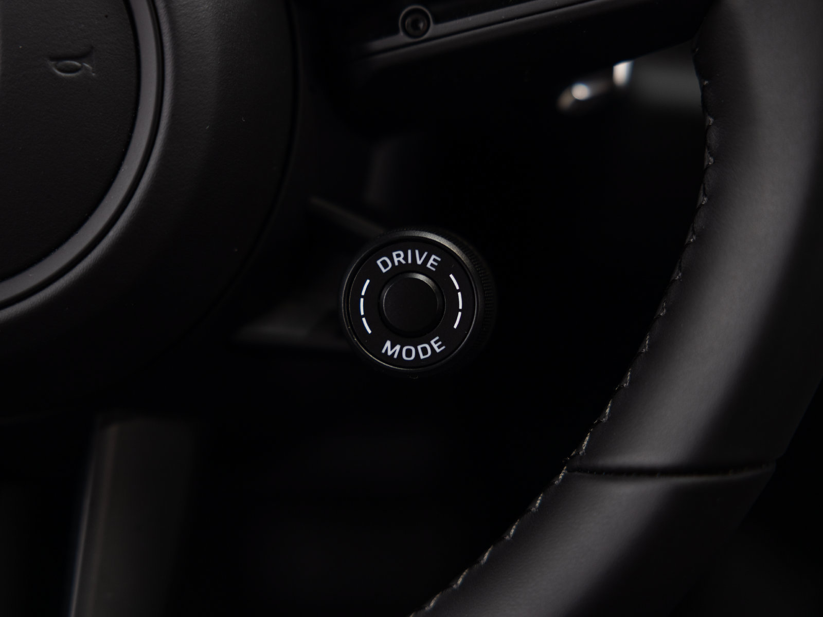 Certified 2026 Porsche Macan GTS AWD/4WD image 31