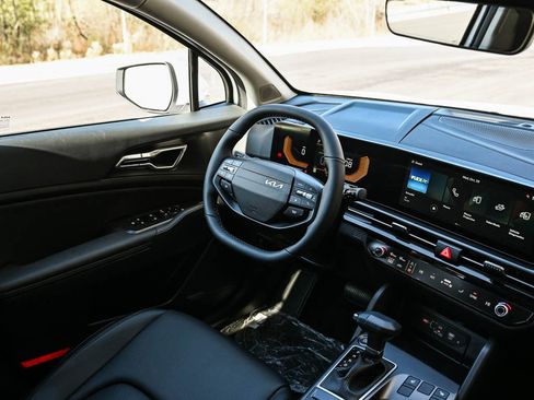 New 2026 Kia Sportage EX w/ EX Panorama Roof Package image 14