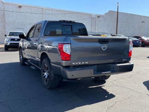 Used 2021 Nissan Titan SV w/ SV Convenience Package RWD image 5