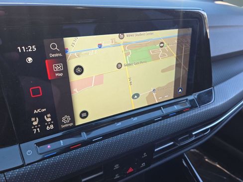 Used 2024 Volkswagen Golf R image 25