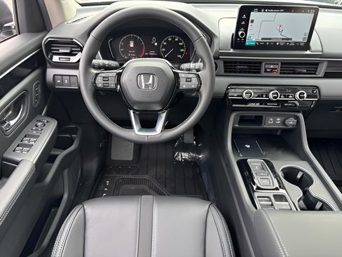 New 2025 Honda Pilot Touring image 20