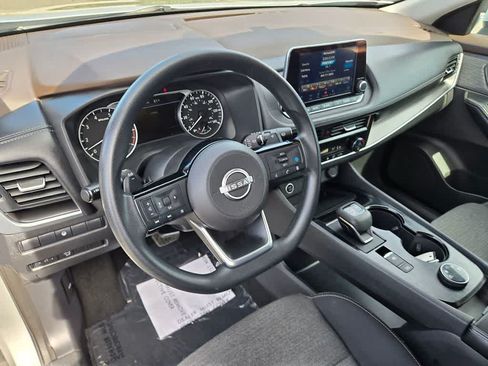 Used 2023 Nissan Rogue SV AWD/4WD image 10