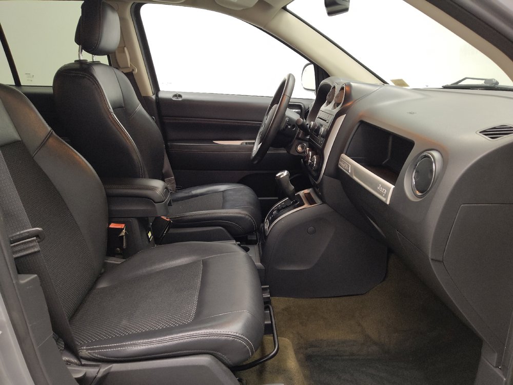 Used 2017 Jeep Compass Latitude AWD/4WD image 21