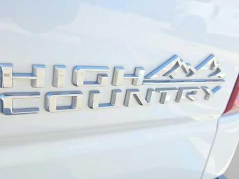 Certified 2024 Chevrolet Silverado 1500 High Country w/ Technology Package AWD/4WD image 34
