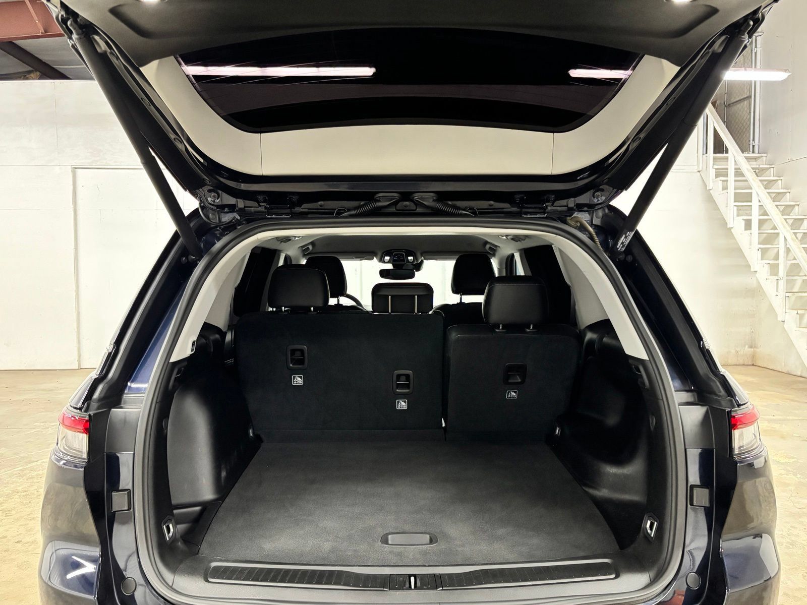 Used 2023 Jeep Grand Cherokee Limited RWD image 24