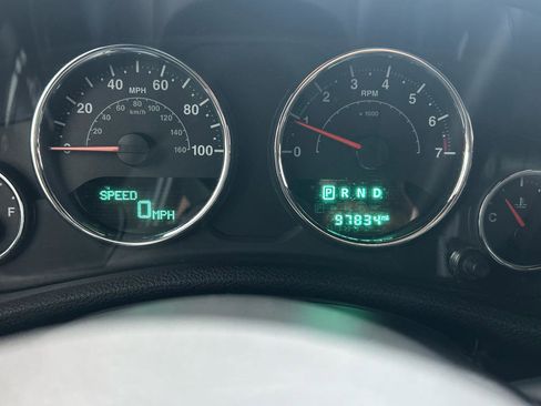 Used 2015 Jeep Wrangler Unlimited Rubicon w/ Connectivity Group AWD/4WD image 24