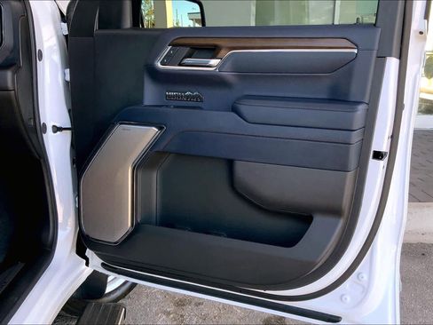 Used 2024 Chevrolet Silverado 1500 High Country image 23