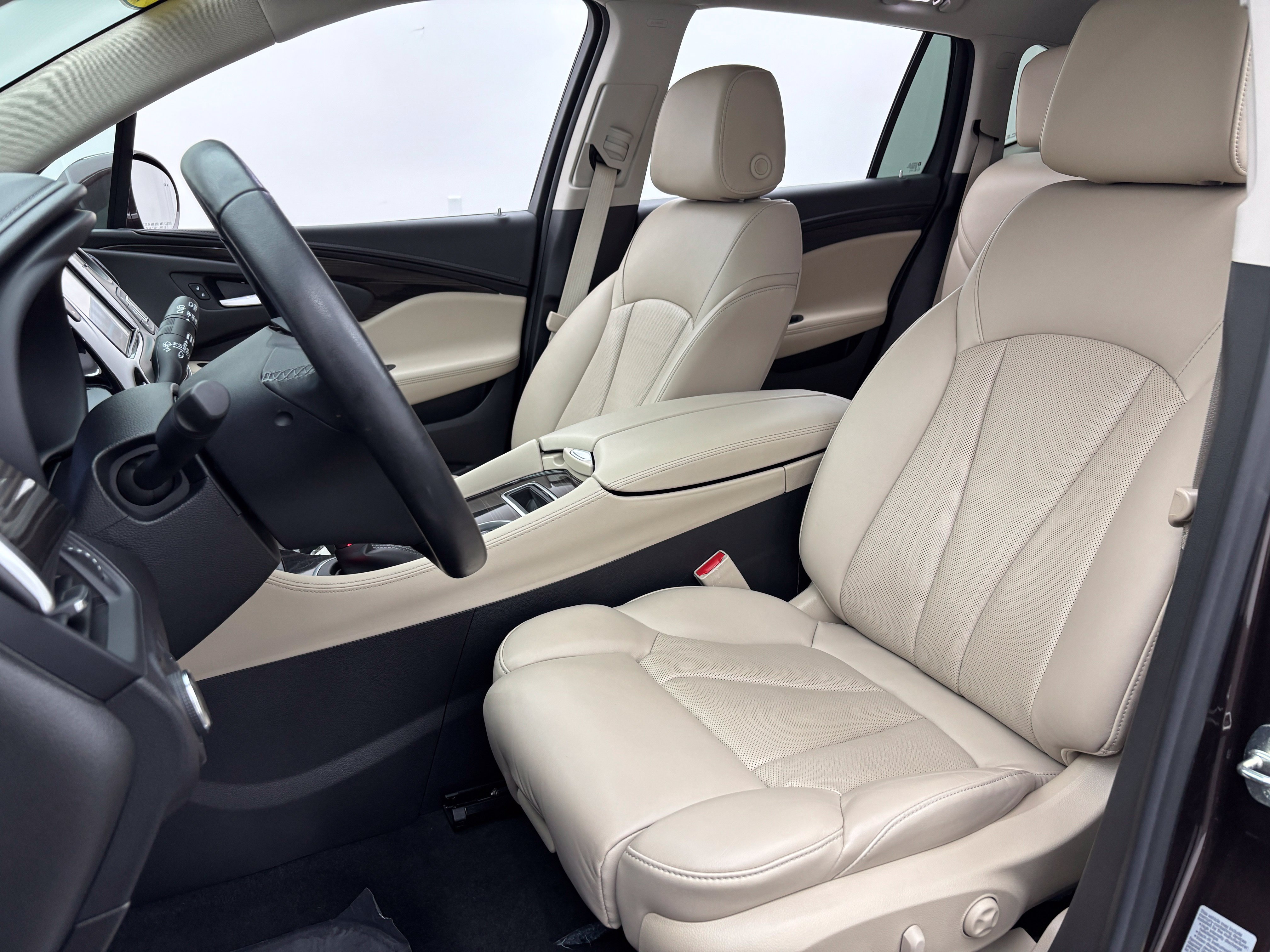 Used 2020 Buick Envision Premium w/ Driver Confidence Package AWD/4WD image 18