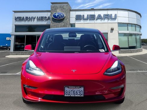 Used 2018 Tesla Model 3 Long Range RWD image 2
