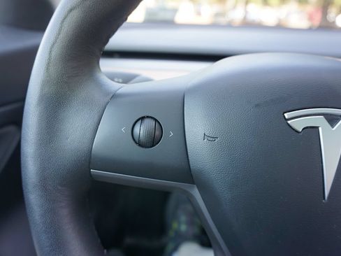 Used 2020 Tesla Model 3 Standard Range Plus RWD image 6