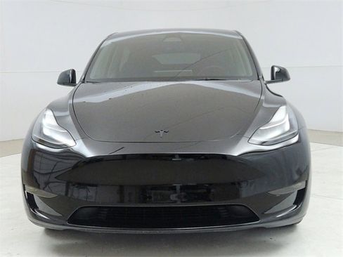Used 2023 Tesla Model Y Performance image 2