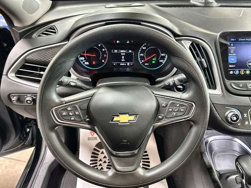 Used 2025 Chevrolet Malibu LT FWD image 17