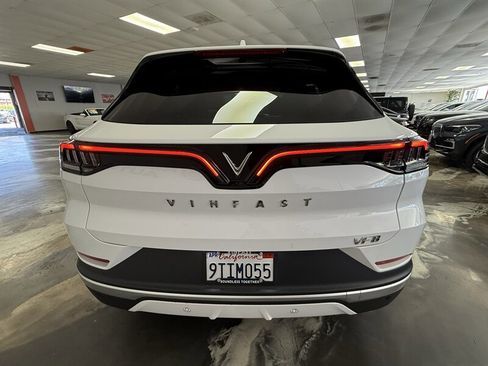Used 2025 VinFast VF 8 Eco image 4