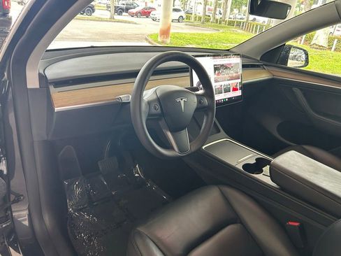 Used 2024 Tesla Model Y 2WD image 6