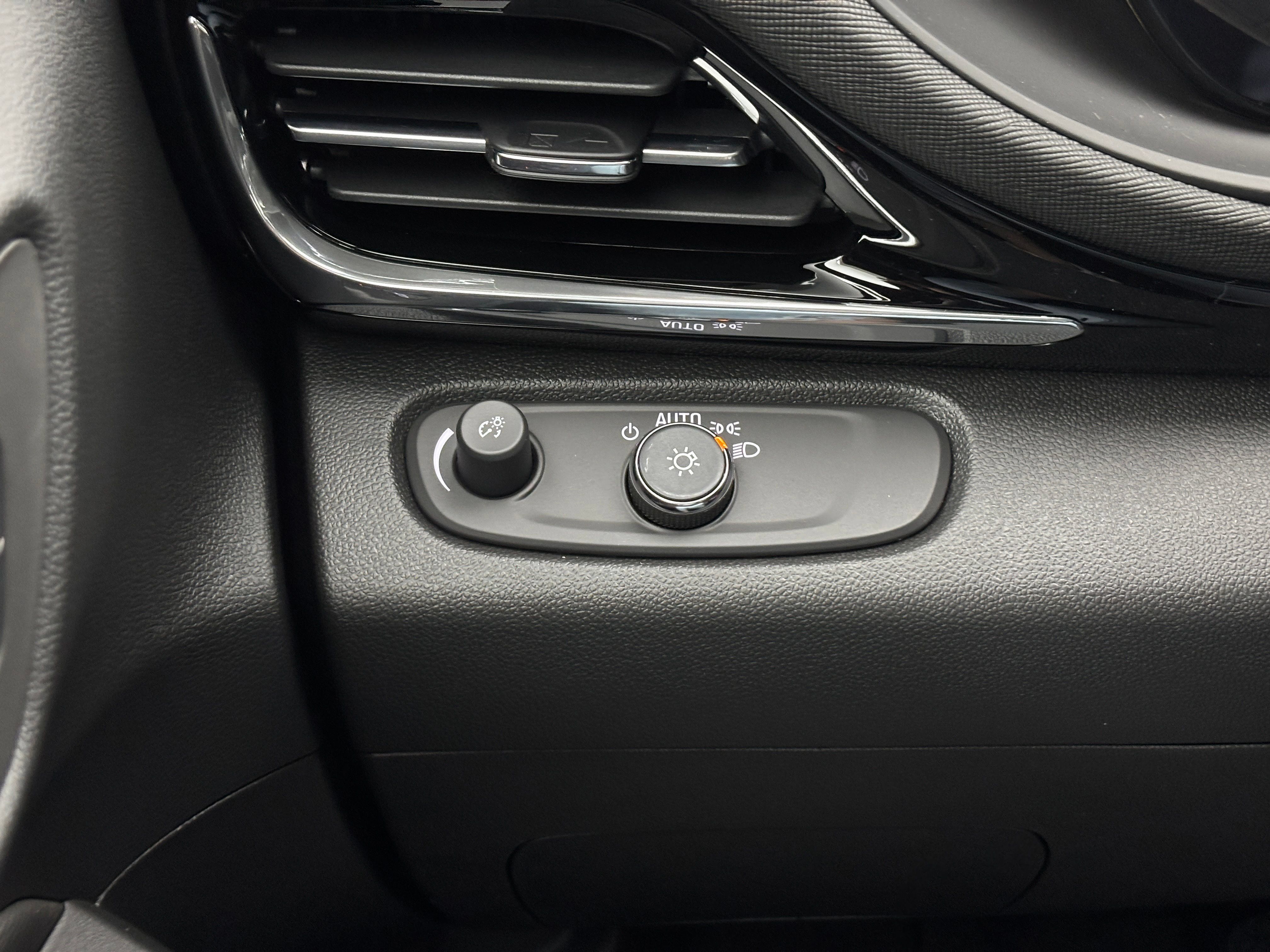 New 2026 Buick Envista Sport Touring w/ Convenience I Package FWD image 20