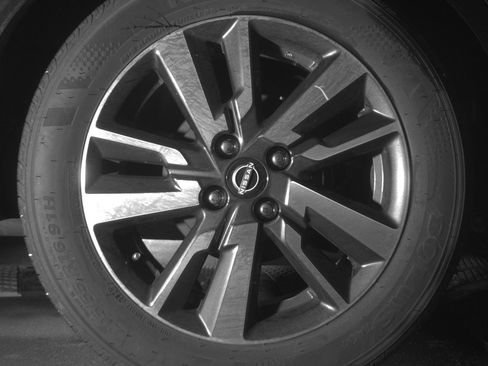 Used 2025 Nissan Versa SV FWD image 18