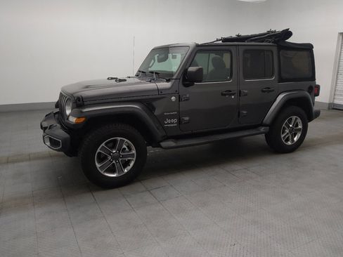 Used 2018 Jeep Wrangler Unlimited Sahara w/ Cold Weather Group AWD/4WD image 2