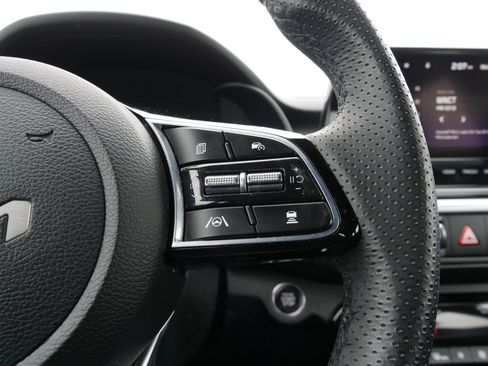 Used 2023 Kia Forte GT-Line w/ GT-Line Technology Package image 22