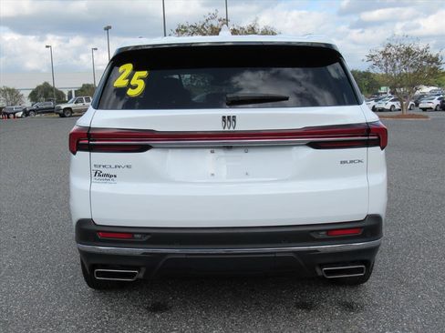 Used 2025 Buick Enclave Preferred image 5
