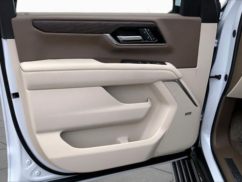 New 2026 GMC Yukon Denali w/ Sun & Power Step Package AWD/4WD image 10