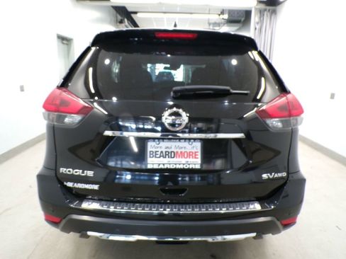 Used 2019 Nissan Rogue SV w/ Premium Package image 3