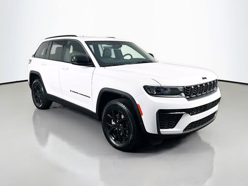 New 2026 Jeep Grand Cherokee Altitude image 1