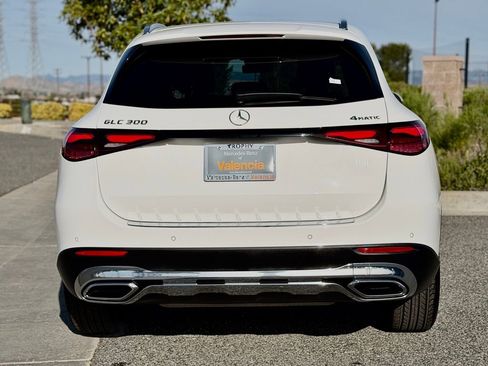 Used 2026 Mercedes-Benz GLC 300 4MATIC image 9
