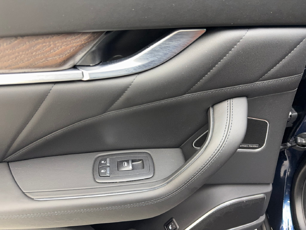Used 2023 Maserati Levante GT AWD/4WD image 41