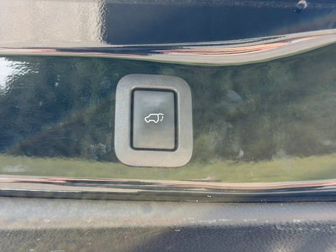 Used 2017 Toyota Highlander Limited AWD/4WD image 28