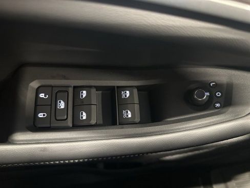 New 2025 Jeep Grand Cherokee Limited image 16