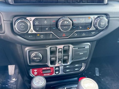 New 2026 Jeep Wrangler Unlimited Rubicon 392 w/ Quick Order Package 27X Moab AWD/4WD image 16