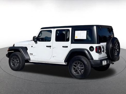 Used 2025 Jeep Wrangler Sport S image 9