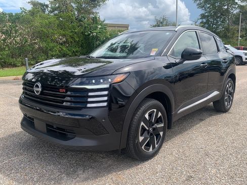 Used 2025 Nissan Kicks SR FWD image 5
