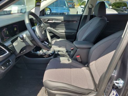 New 2026 Kia Seltos S FWD image 17