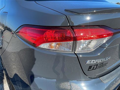 Used 2024 Toyota Corolla SE image 11