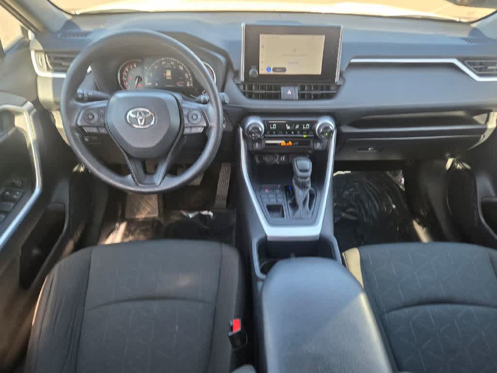 Used 2025 Toyota RAV4 XLE AWD/4WD image 9