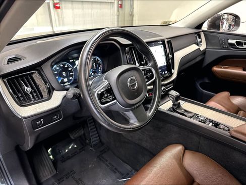 Used 2019 Volvo XC60 T5 Inscription FWD image 19