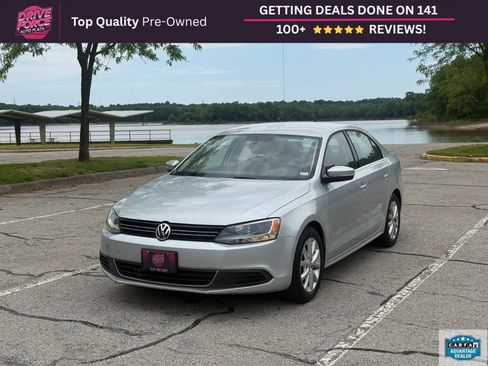 Used 2013 Volkswagen Jetta SE FWD image 1